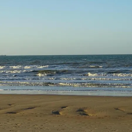 Apartment In Nieuwpoort Near Sandy Beaches, Cleaning Included Nieuwpoort